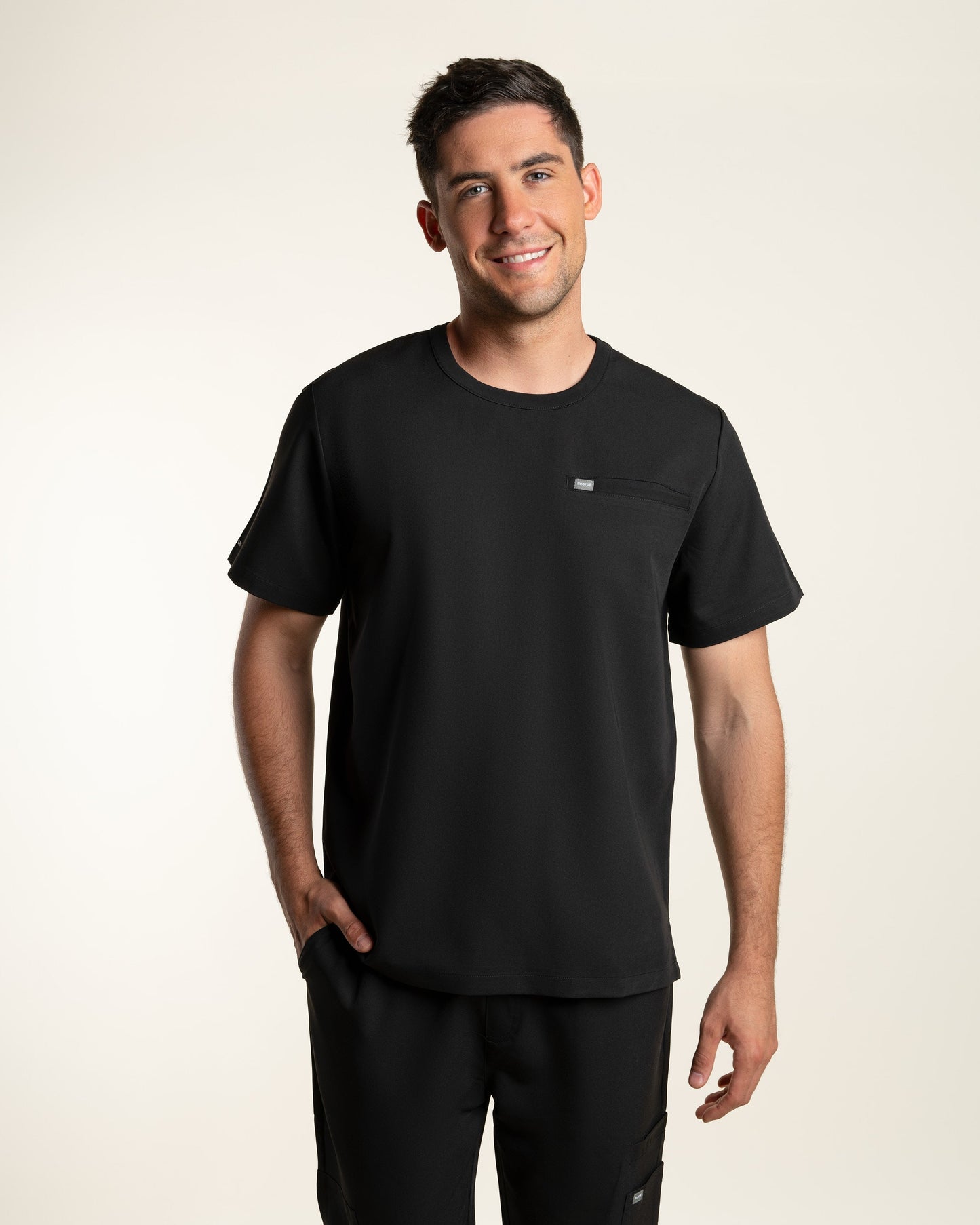 TOP HOMBRE DYNAMIC NEGRO - CUELLO RIB