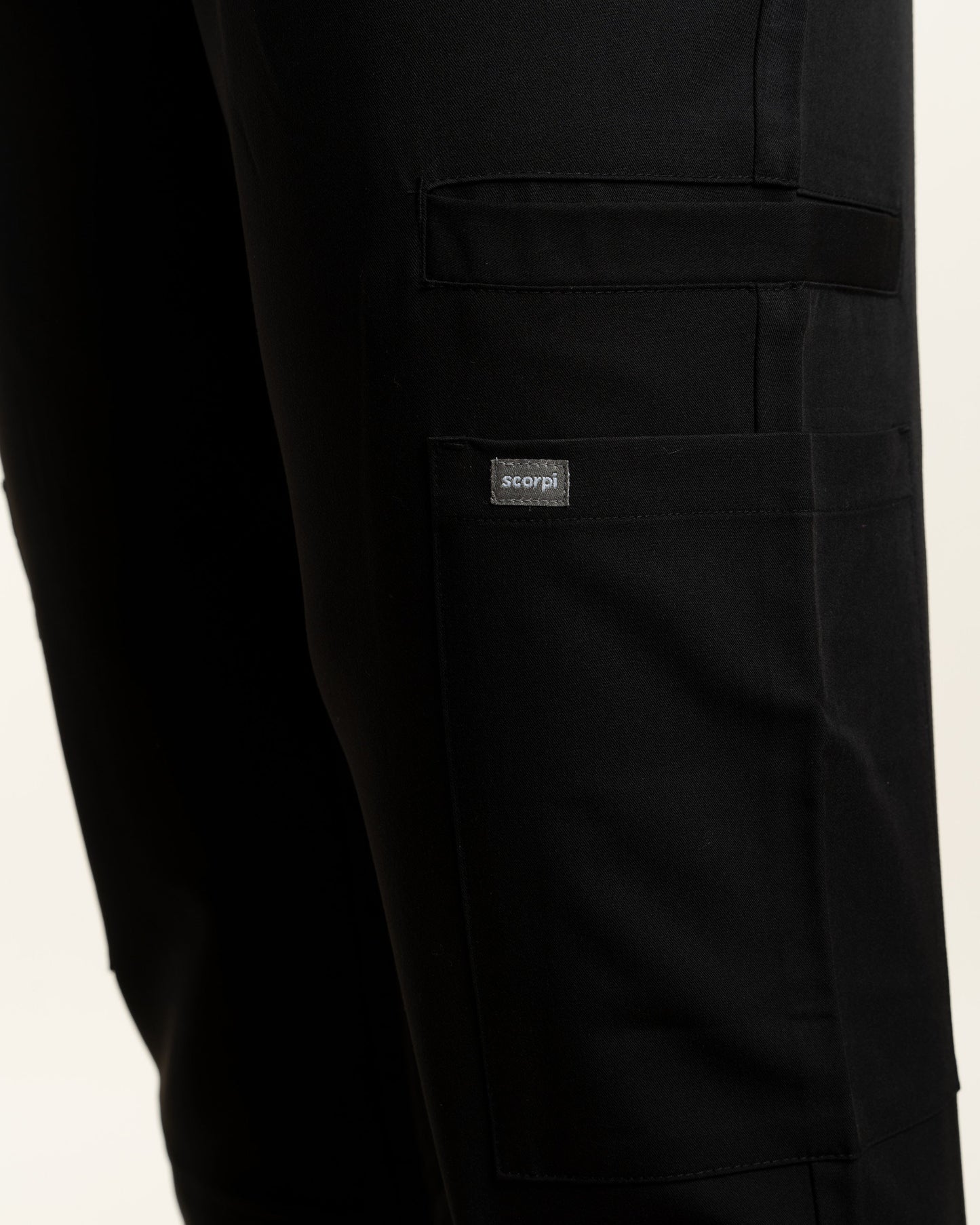 PANTALON HOMBRE DYNAMIC NEGRO - PUÑO JOKE