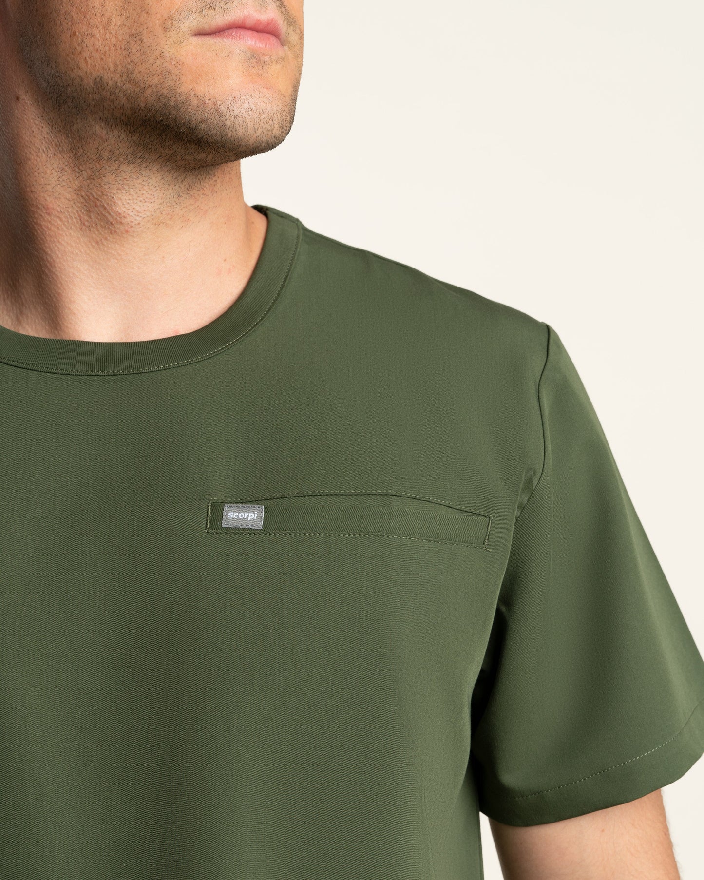 TOP HOMBRE DYNAMIC MILITARY - CUELLO RIB