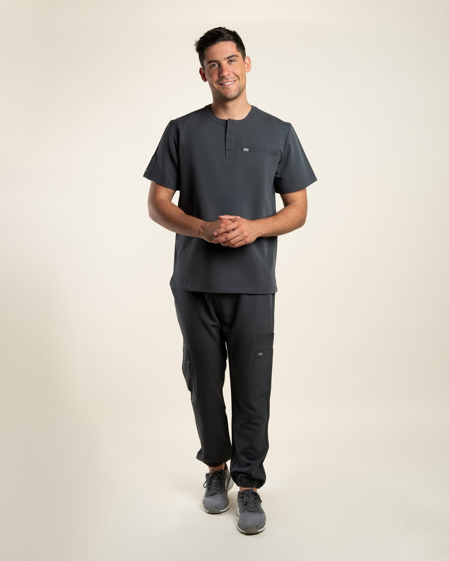 TOP HOMBRE DYNAMIC GRIS - CUELLO JOKE