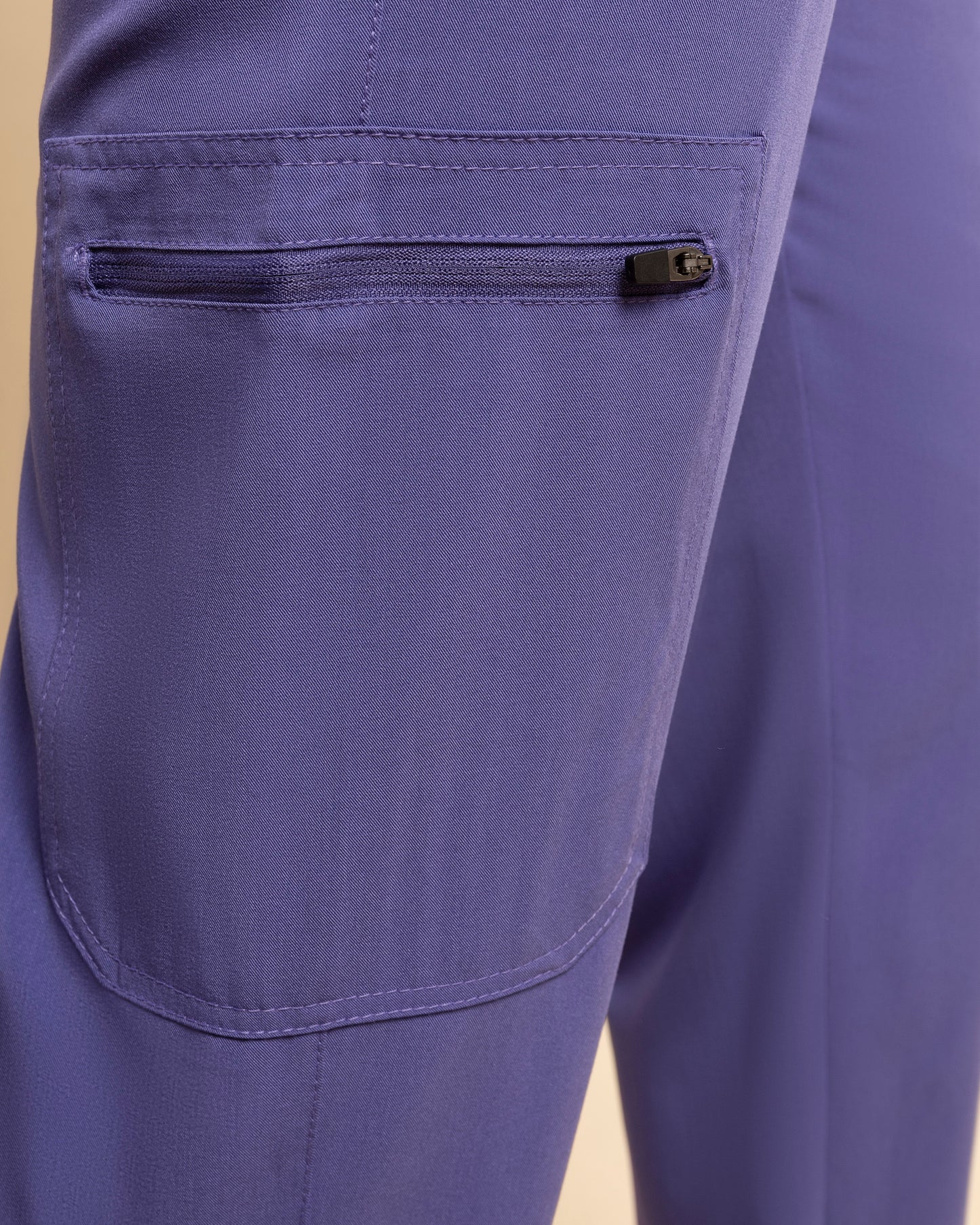 PANTALON HOMBRE COMFORT MORADO