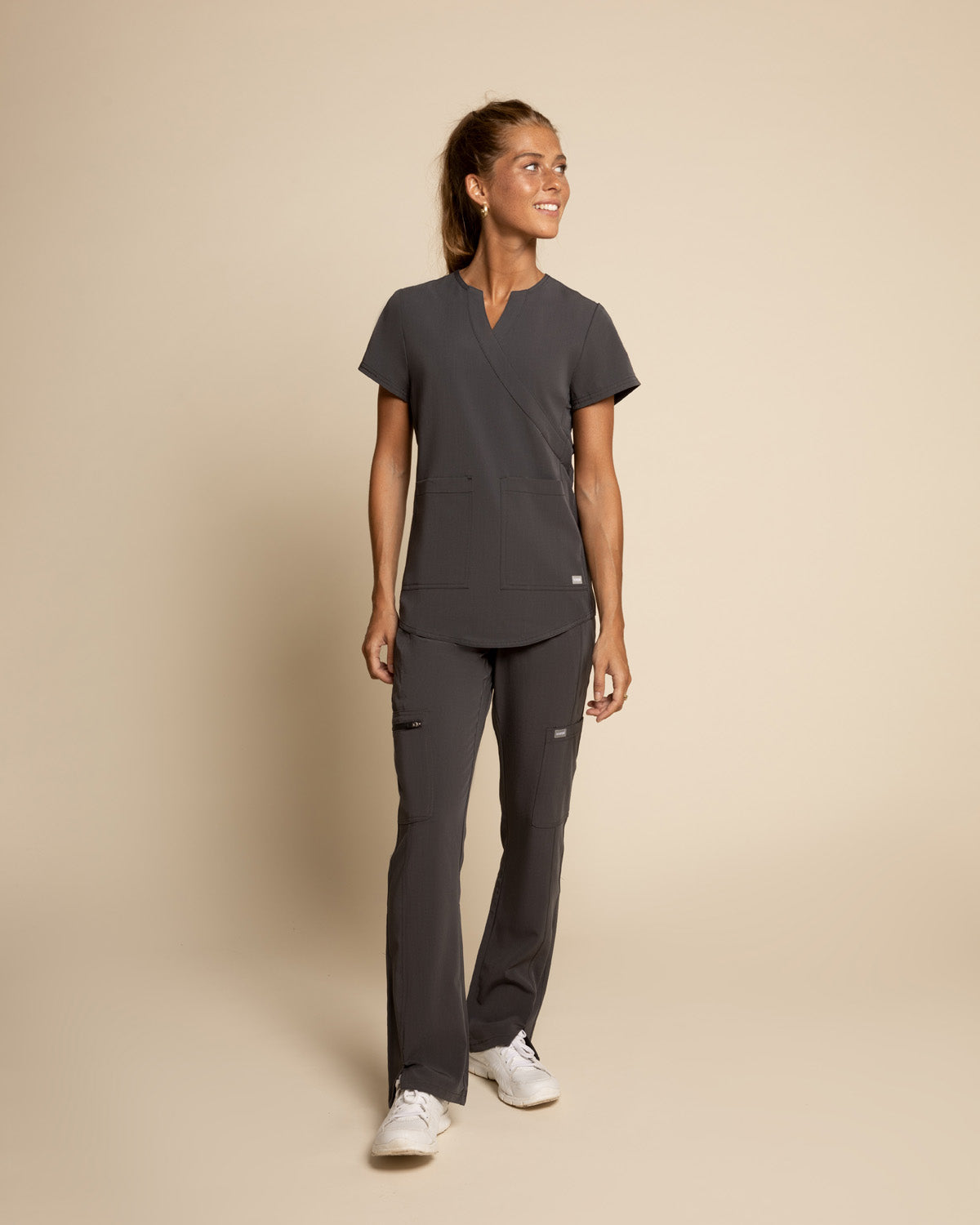 PANTALÓN MUJER COMFORT PETITE GRIS