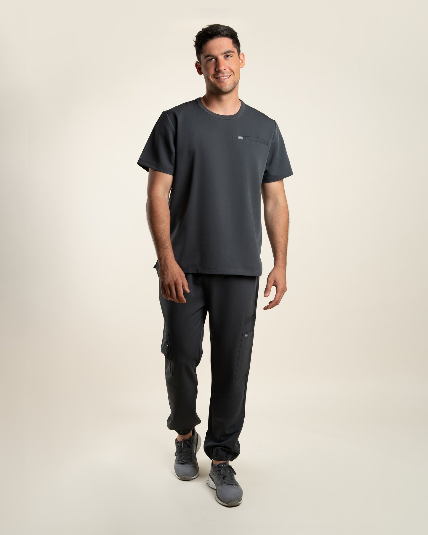 TOP HOMBRE DYNAMIC GRIS - CUELLO RIB