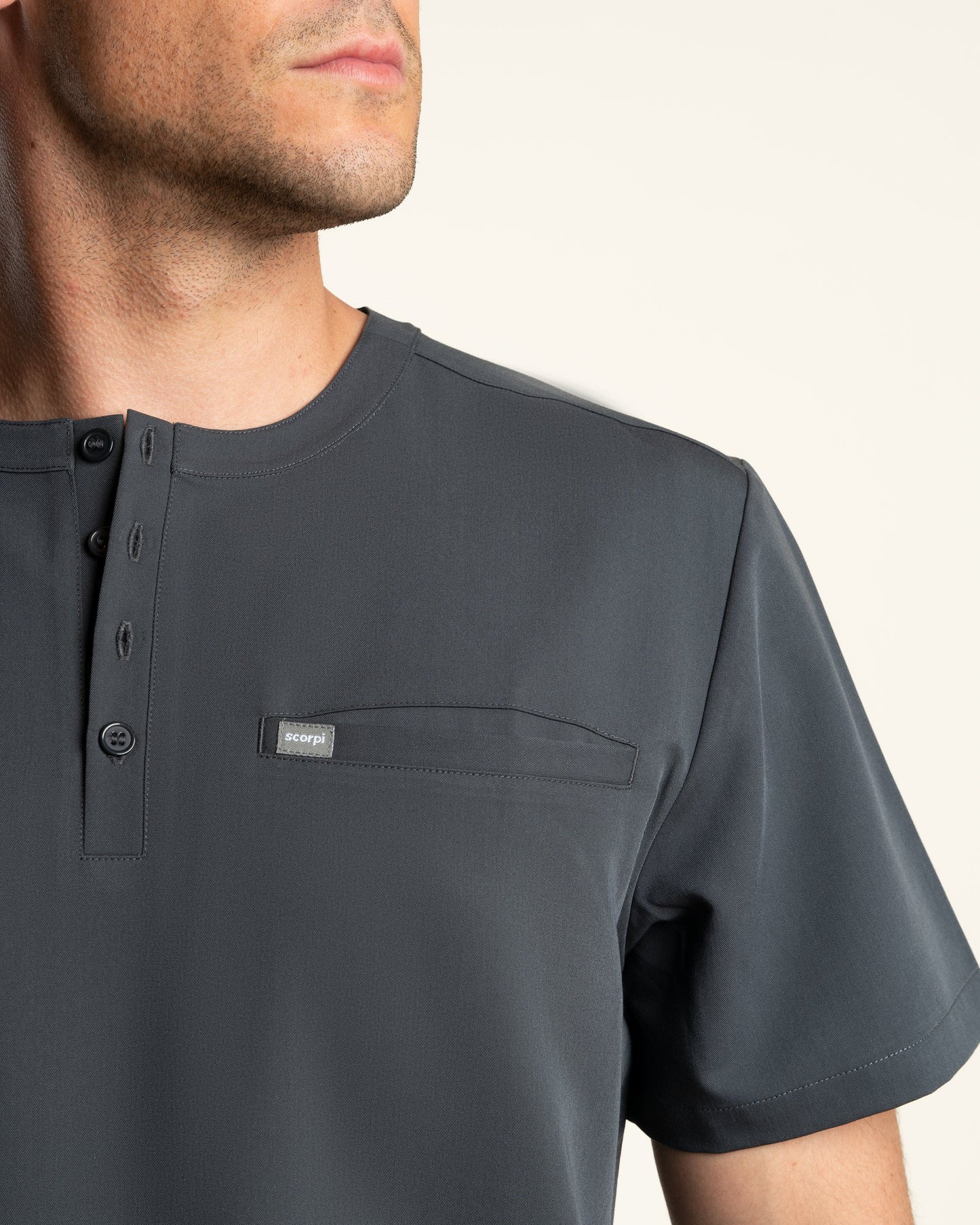 TOP HOMBRE DYNAMIC GRIS - CUELLO JOKE