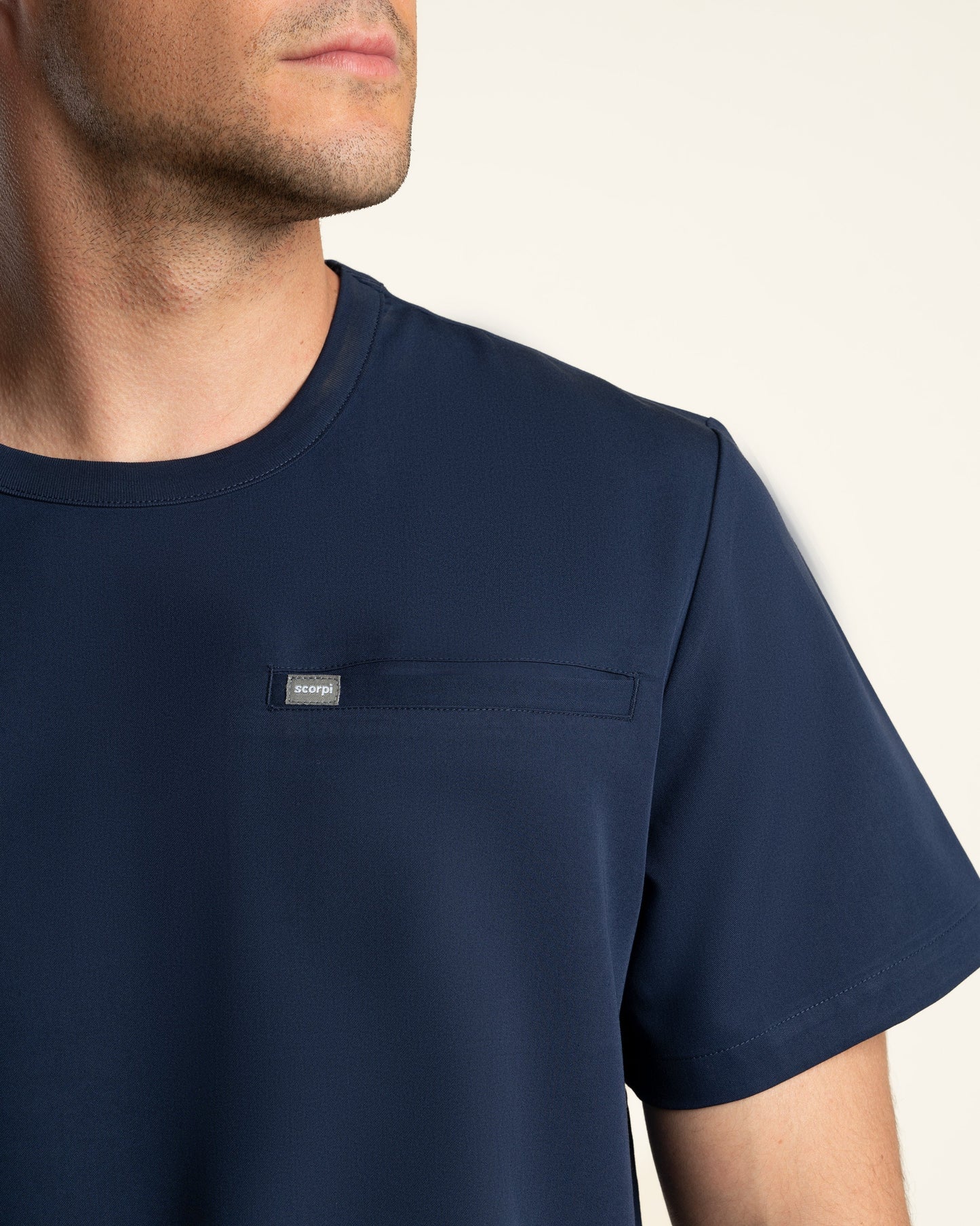 TOP HOMBRE DYNAMIC MARINO - CUELLO RIB