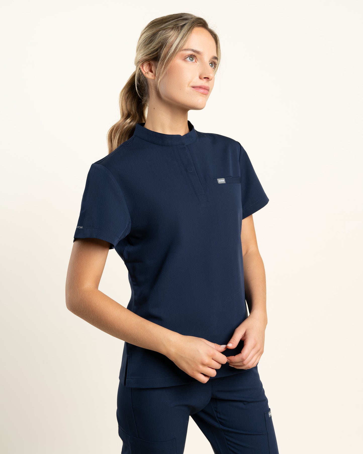 TOP MUJER DYNAMIC MARINO - CUELLO JOKE
