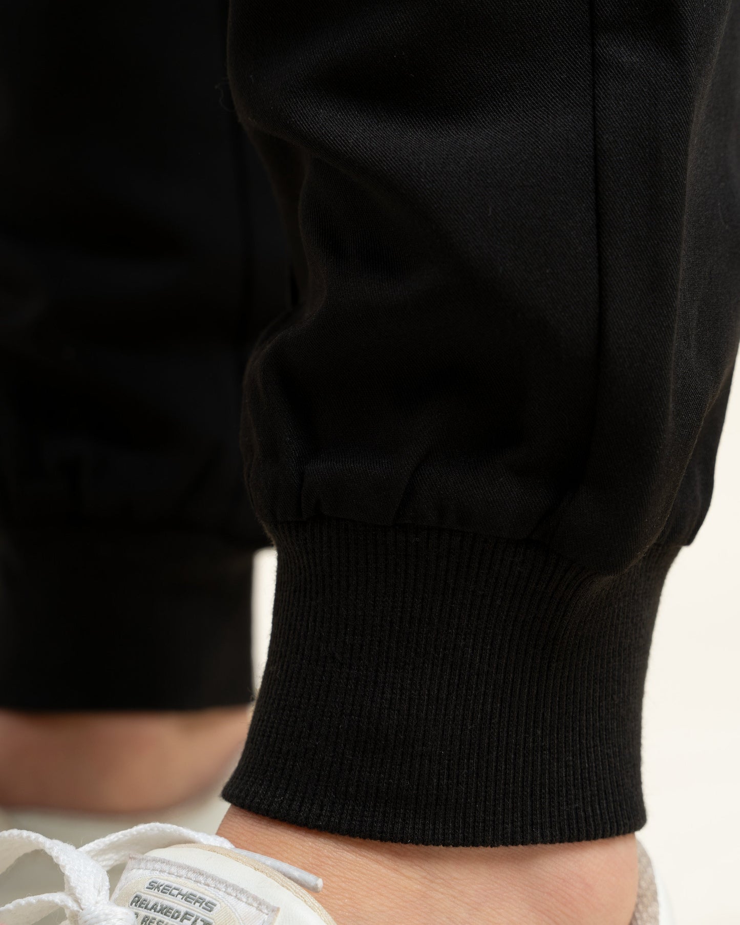 PANTALON MUJER DYNAMIC NEGRO - PUÑO RIB
