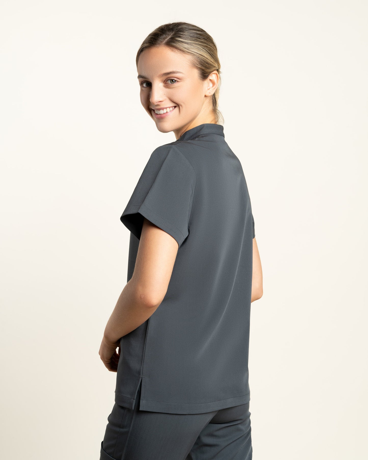 TOP MUJER DYNAMIC GRIS - CUELLO RIB