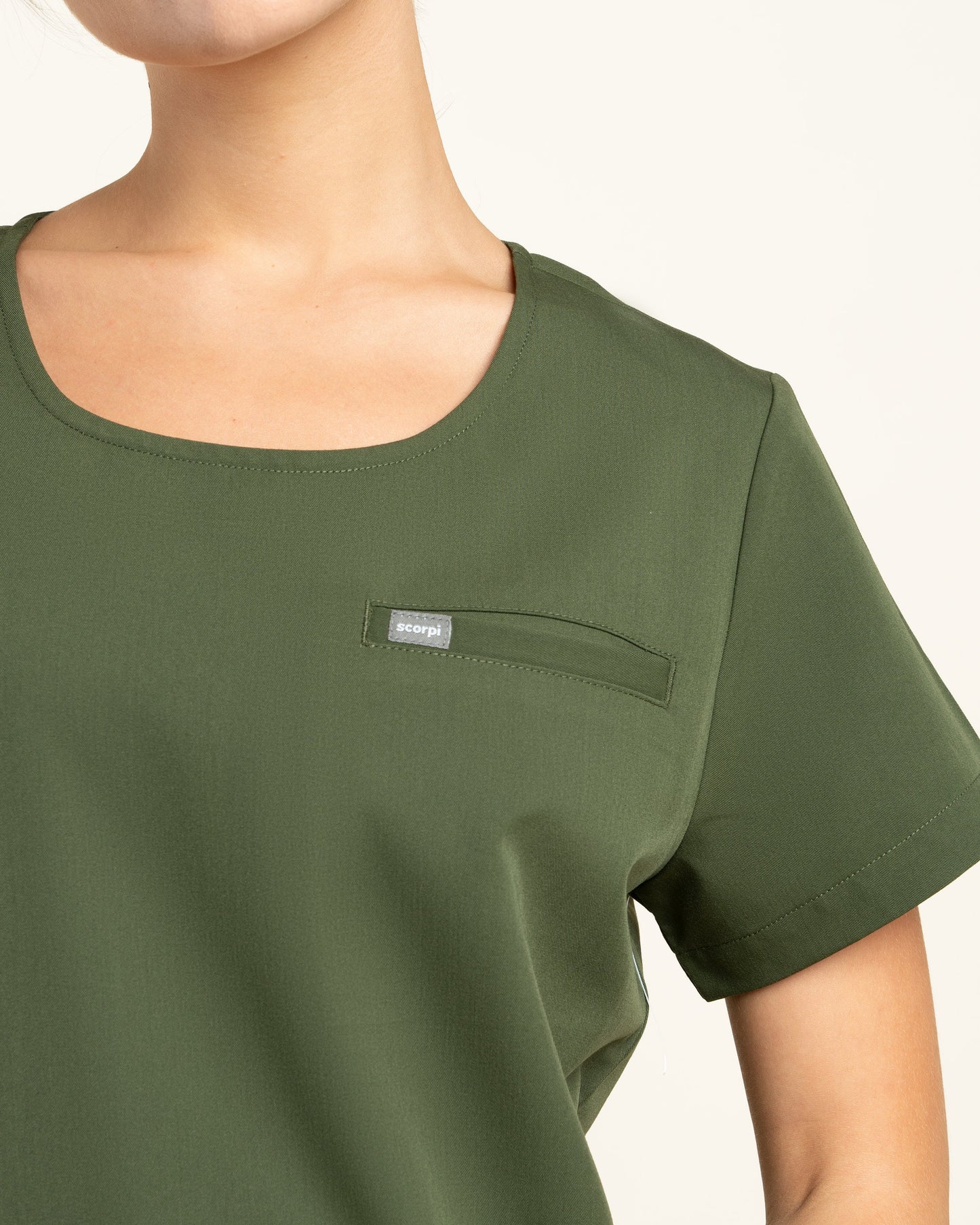TOP MUJER DYNAMIC MILITARY - CUELLO RIB