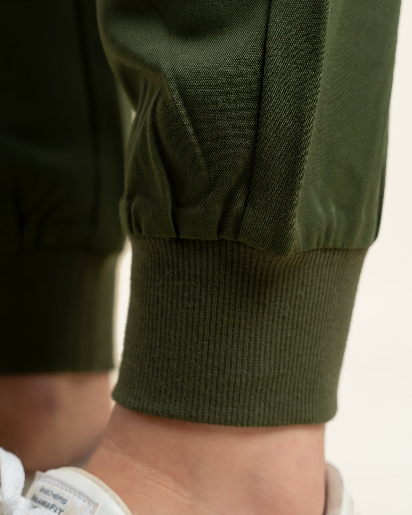 PANTALON MUJER DYNAMIC MILITARY - PUÑO RIB