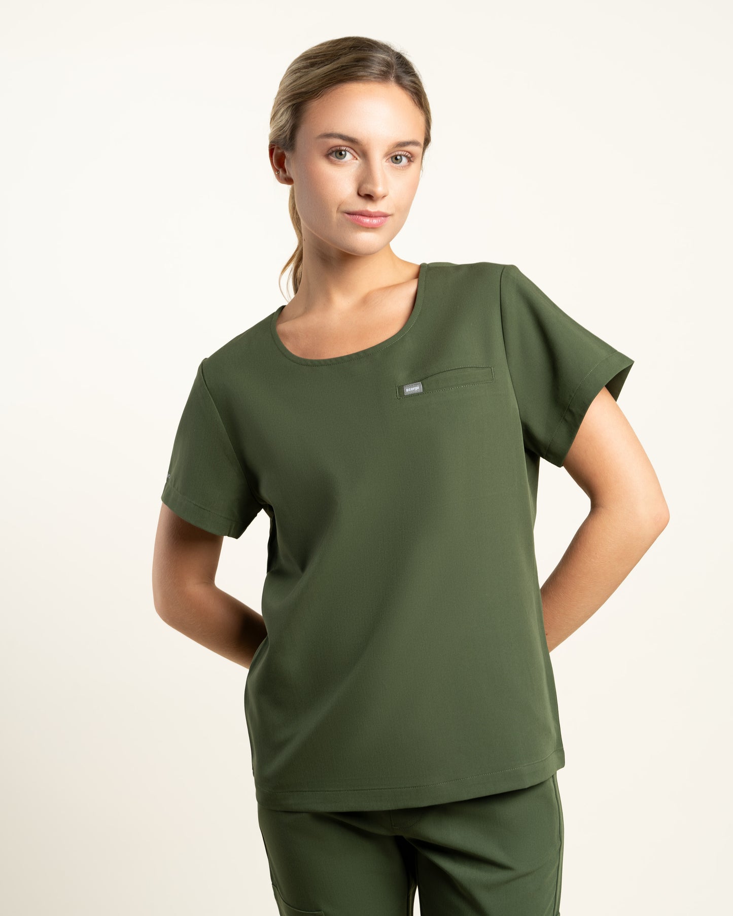 TOP MUJER DYNAMIC MILITARY - CUELLO RIB