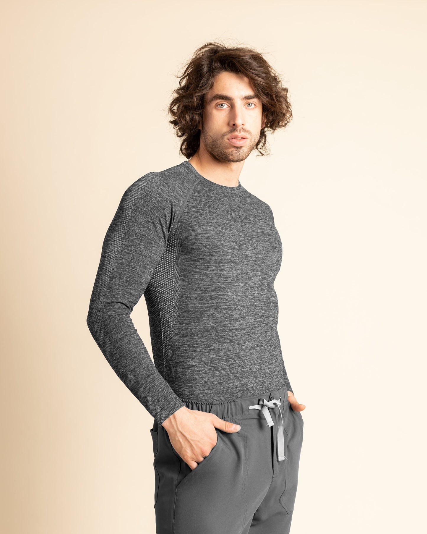 PRIMERA CAPA FLEX TEE HOMBRE MELANGE GRIS