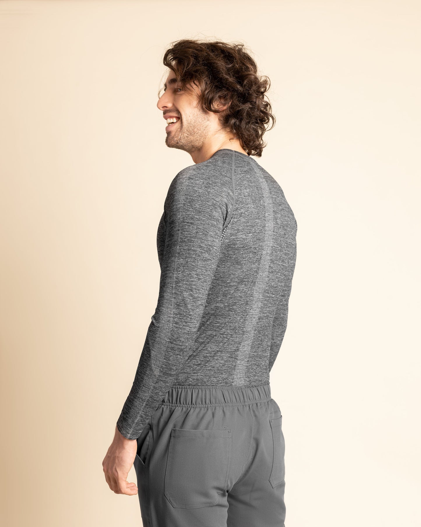 PRIMERA CAPA FLEX TEE HOMBRE MELANGE GRIS