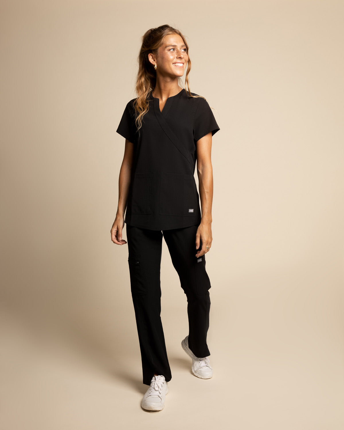 PANTALÓN MUJER COMFORT PETITE NEGRO