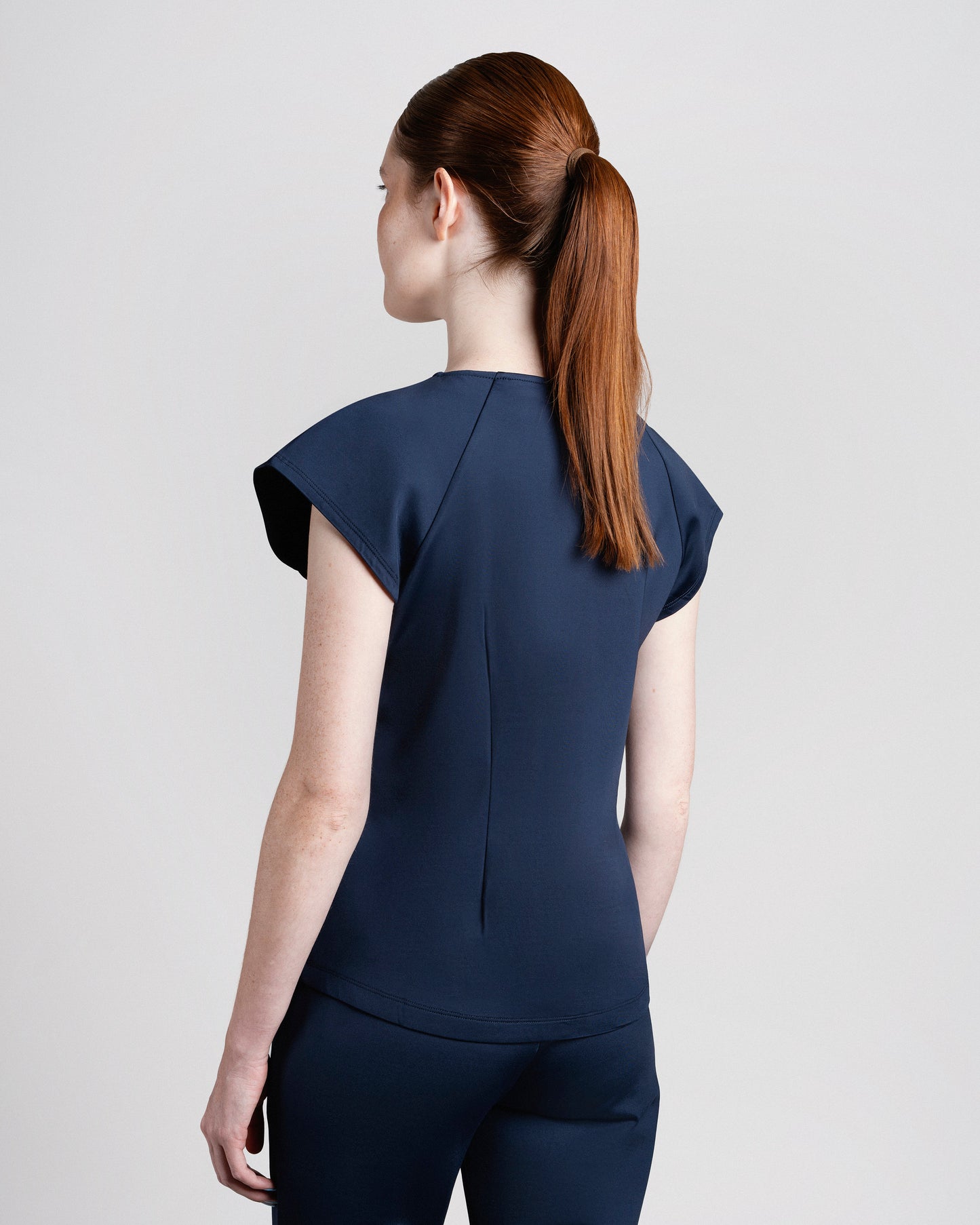 TOP MUJER ELASTIC SCRUB MARINO