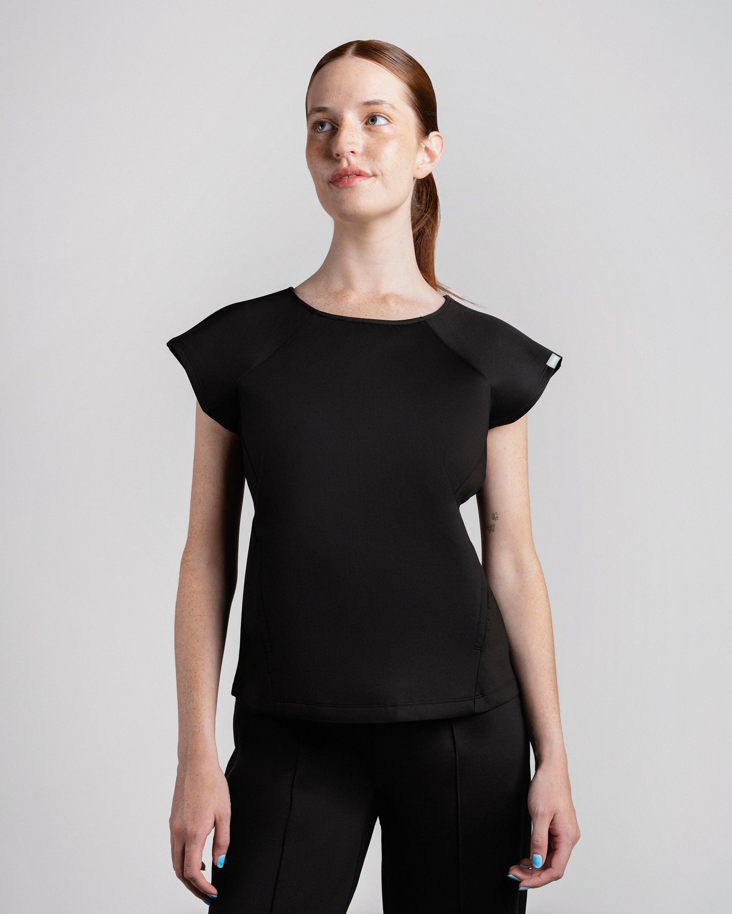 TOP MUJER ELASTIC SCRUB NEGRO