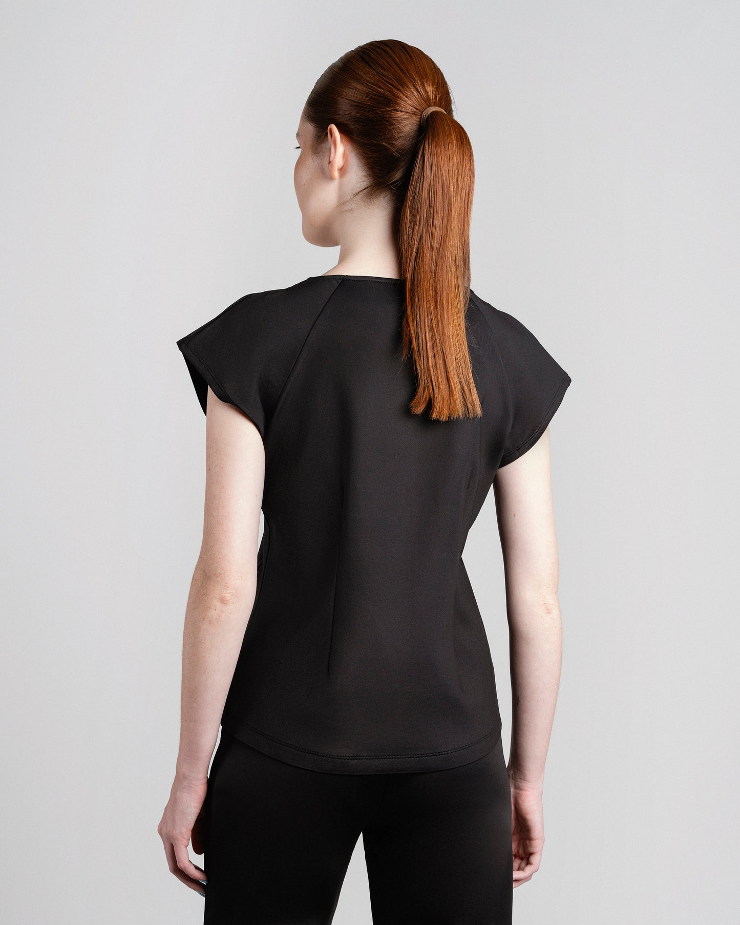 TOP MUJER ELASTIC SCRUB NEGRO