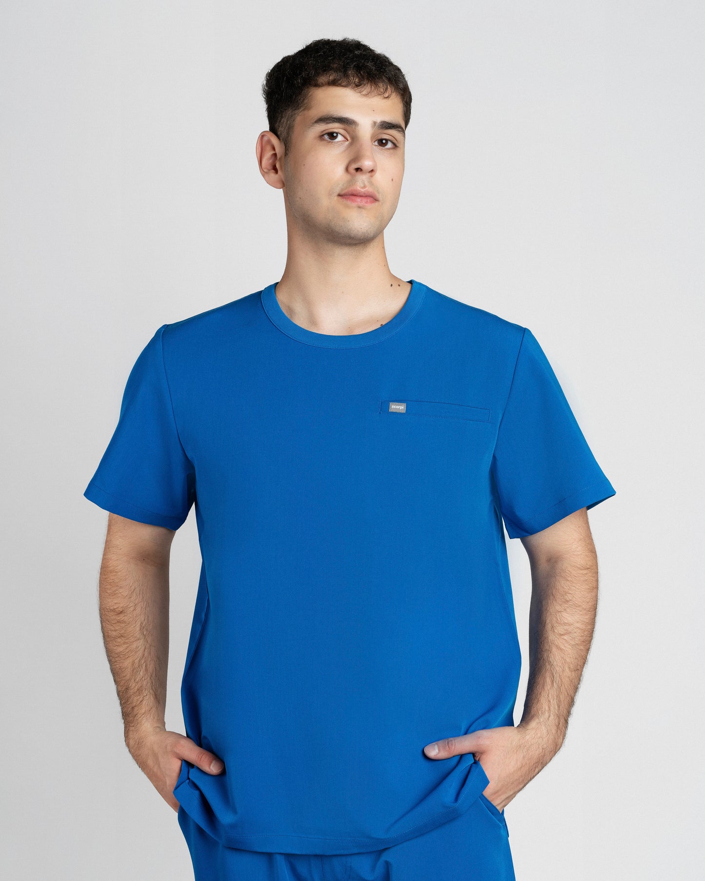 TOP HOMBRE DYNAMIC AZUL REY - CUELLO RIB