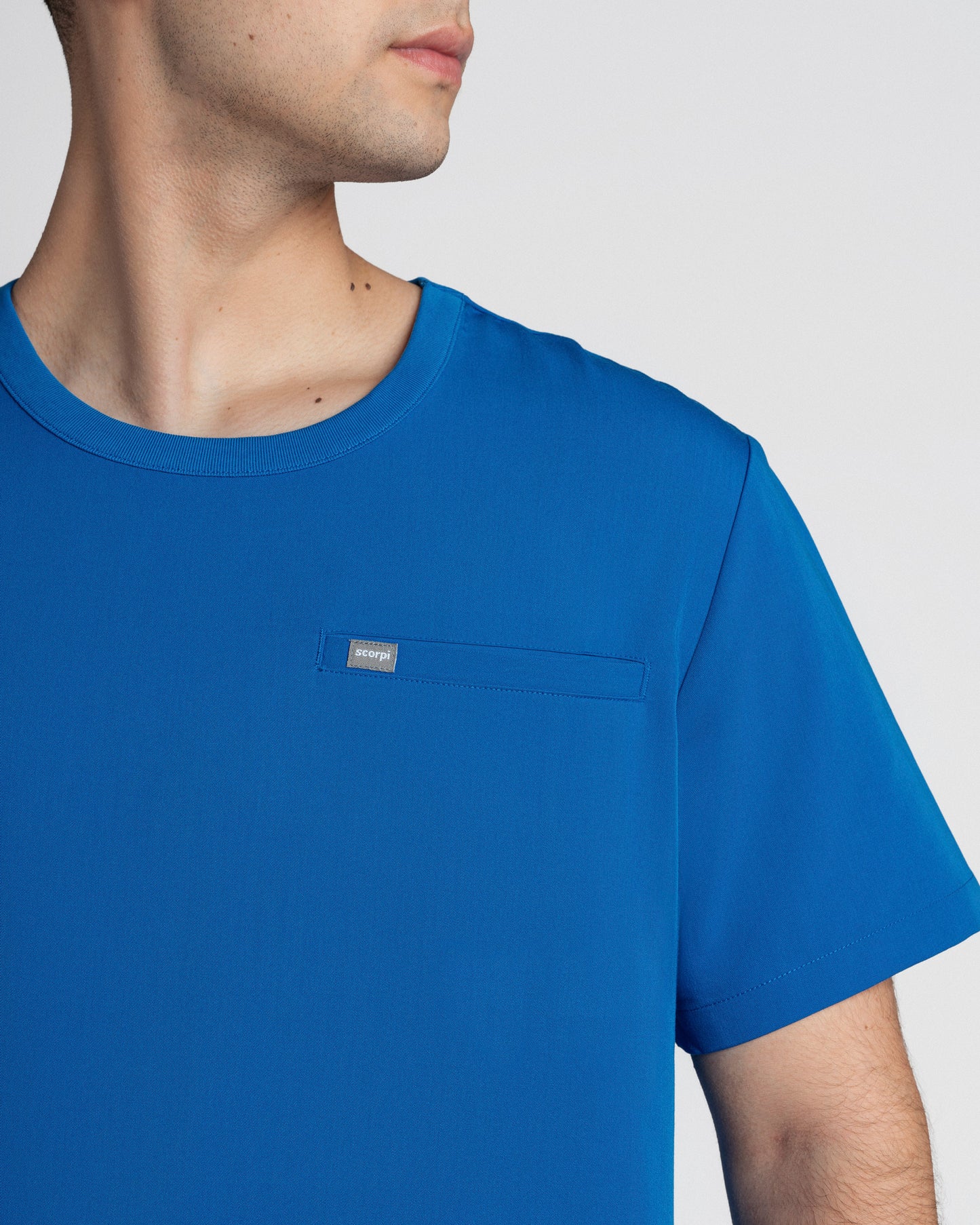 TOP HOMBRE DYNAMIC AZUL REY - CUELLO RIB
