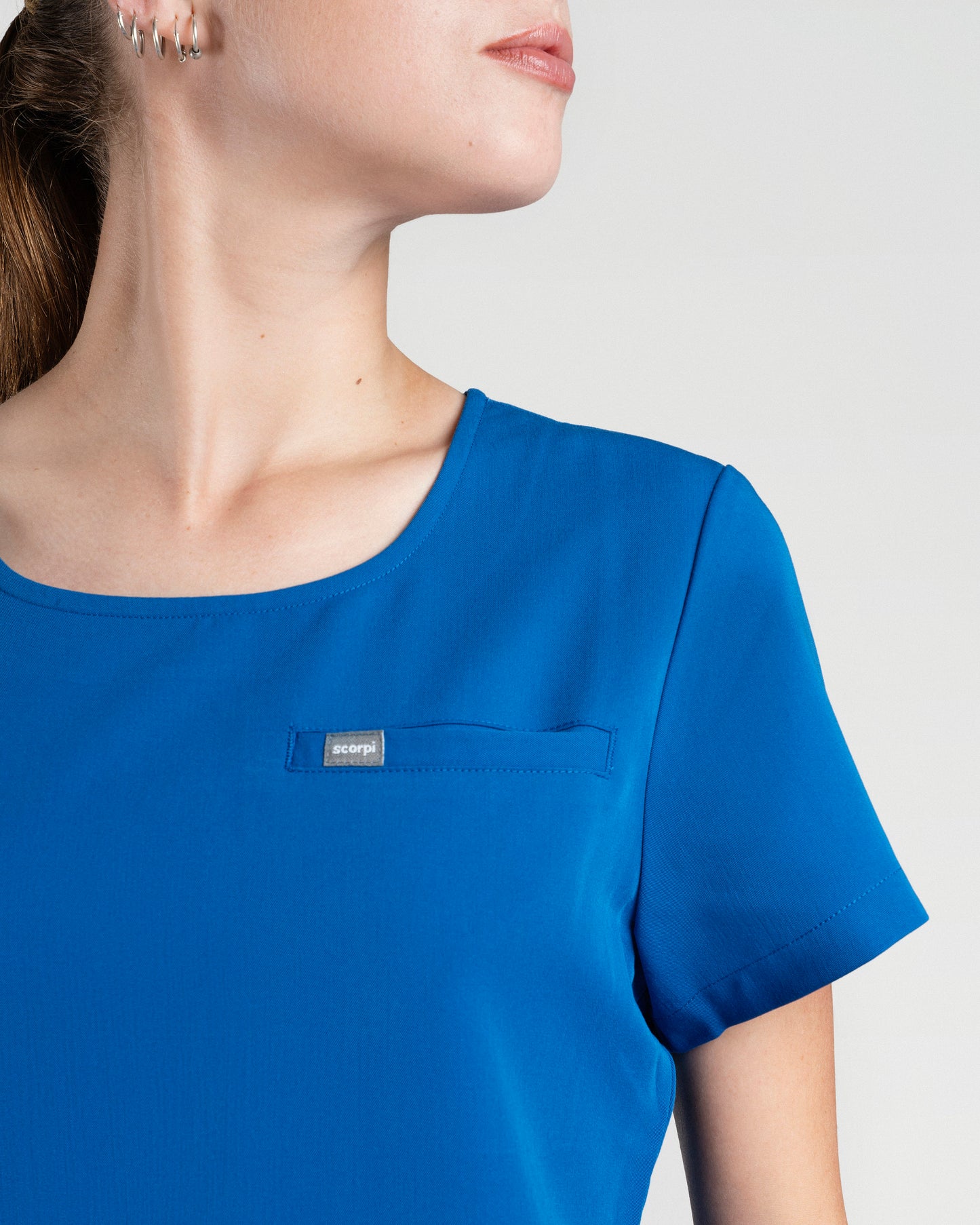 TOP MUJER DYNAMIC AZUL REY - CUELLO RIB