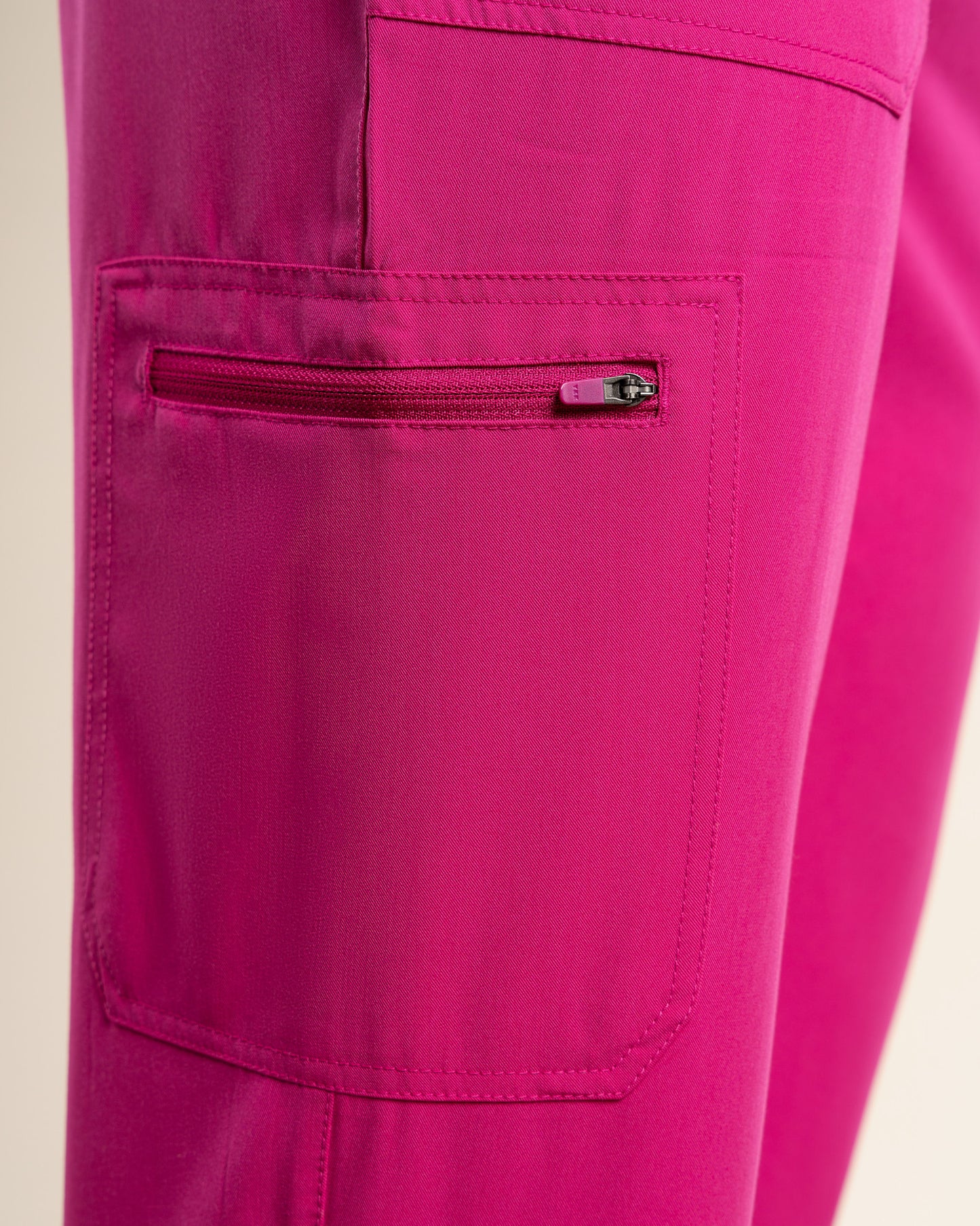 PANTALÓN HOMBRE COMFORT FUCSIA