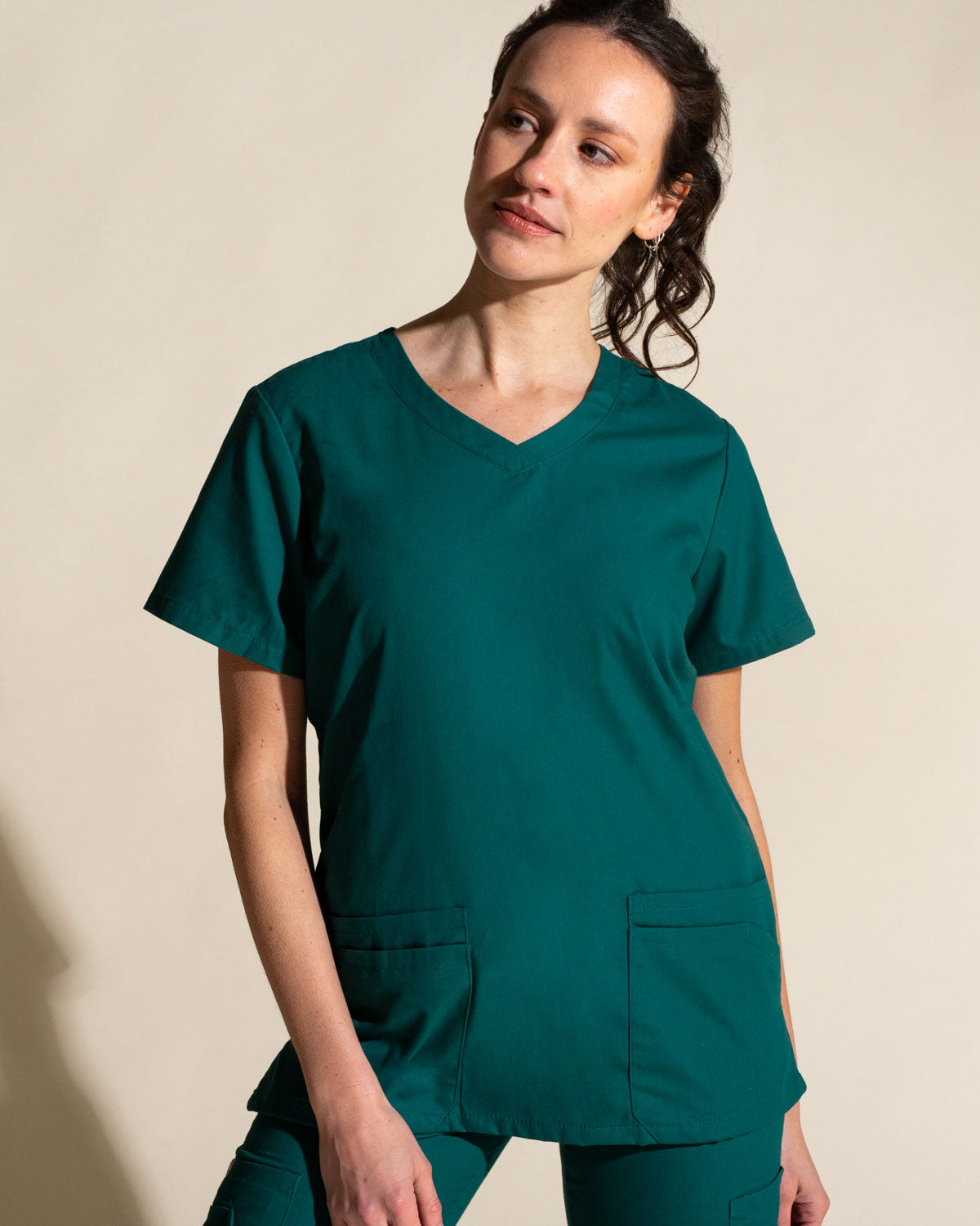 TOP MUJER BASICS VERDE