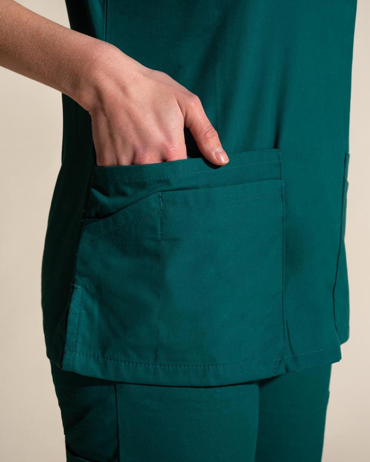 TOP MUJER BASICS VERDE