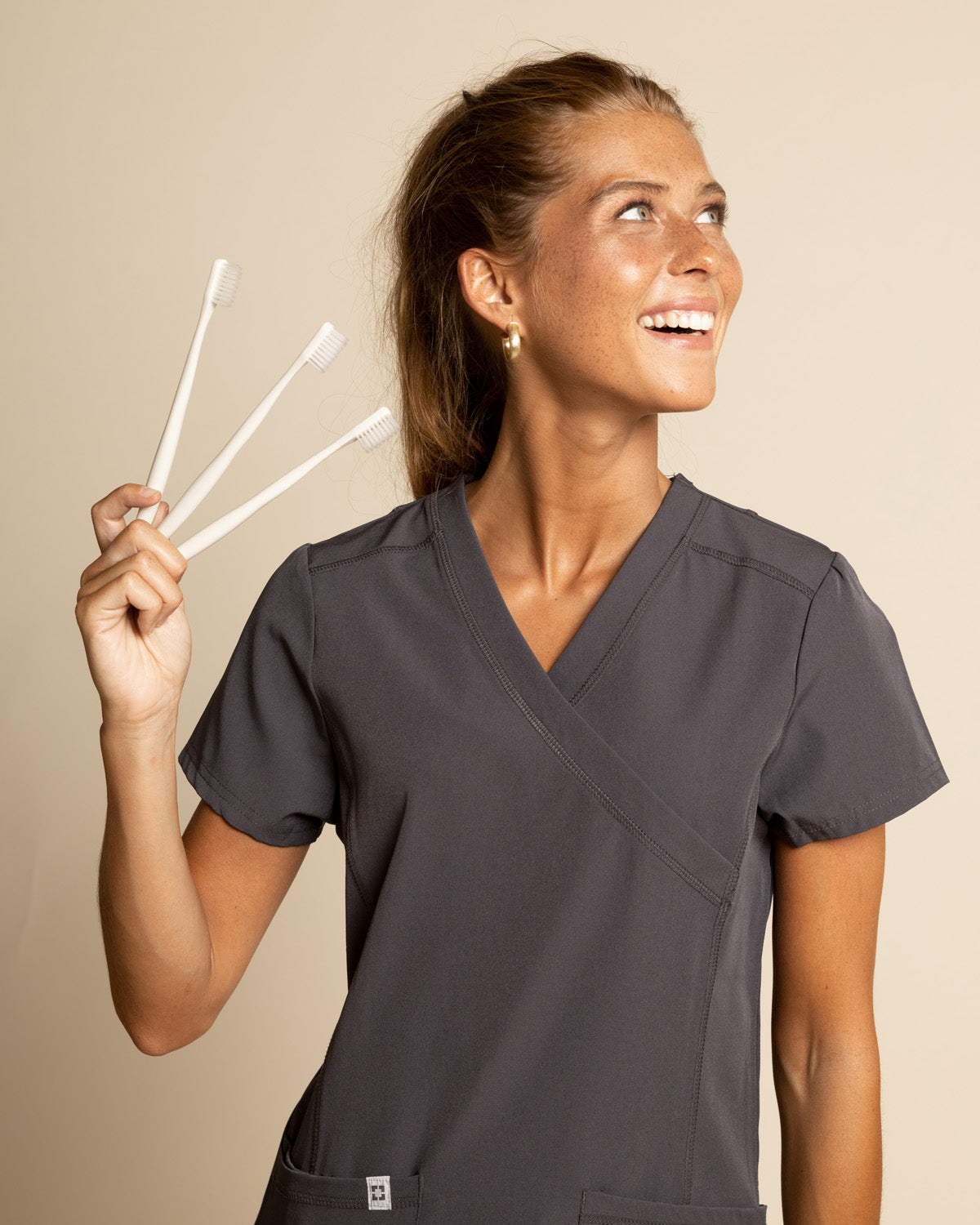 TOP MUJER SPORT STRETCH GRIS